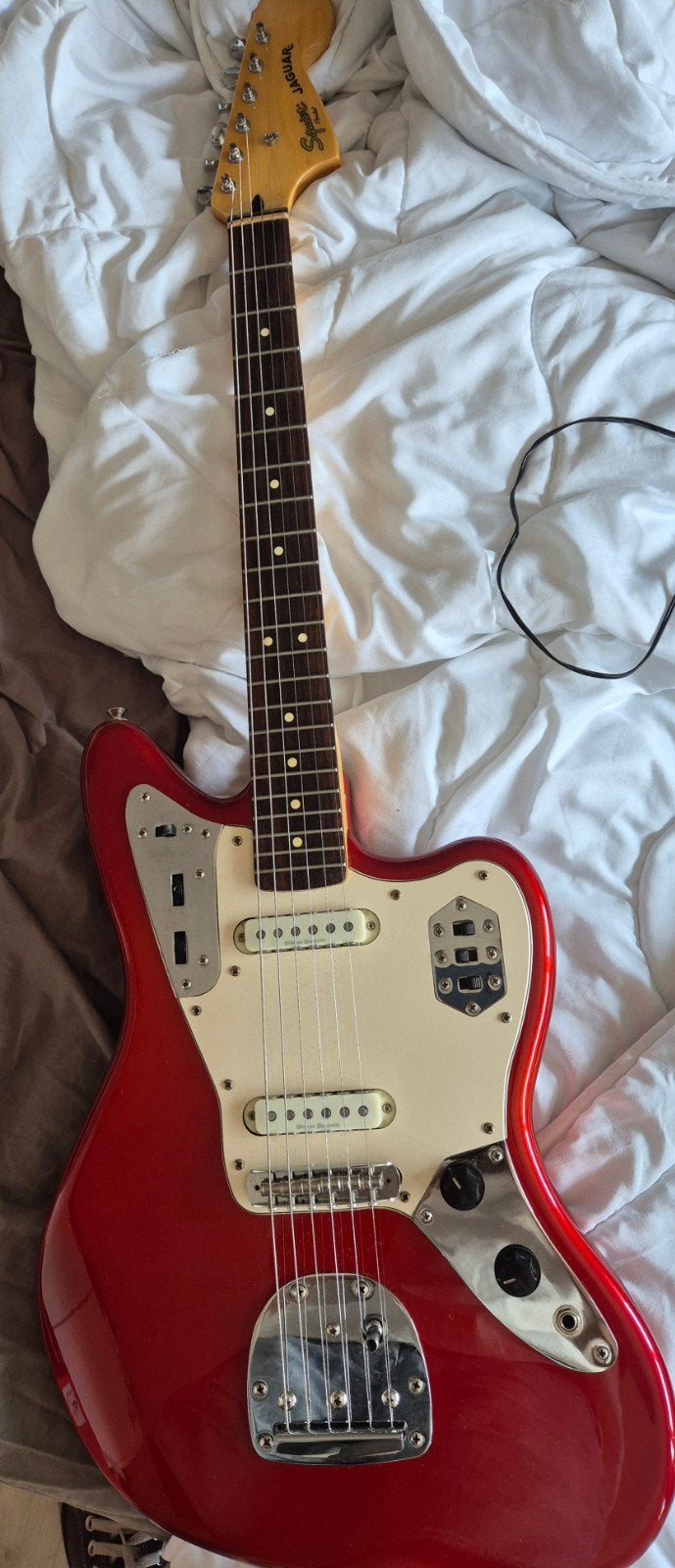 Squier Jaguar Vintage modified Candy apple red, Enlèvement, Comme neuf, Fender