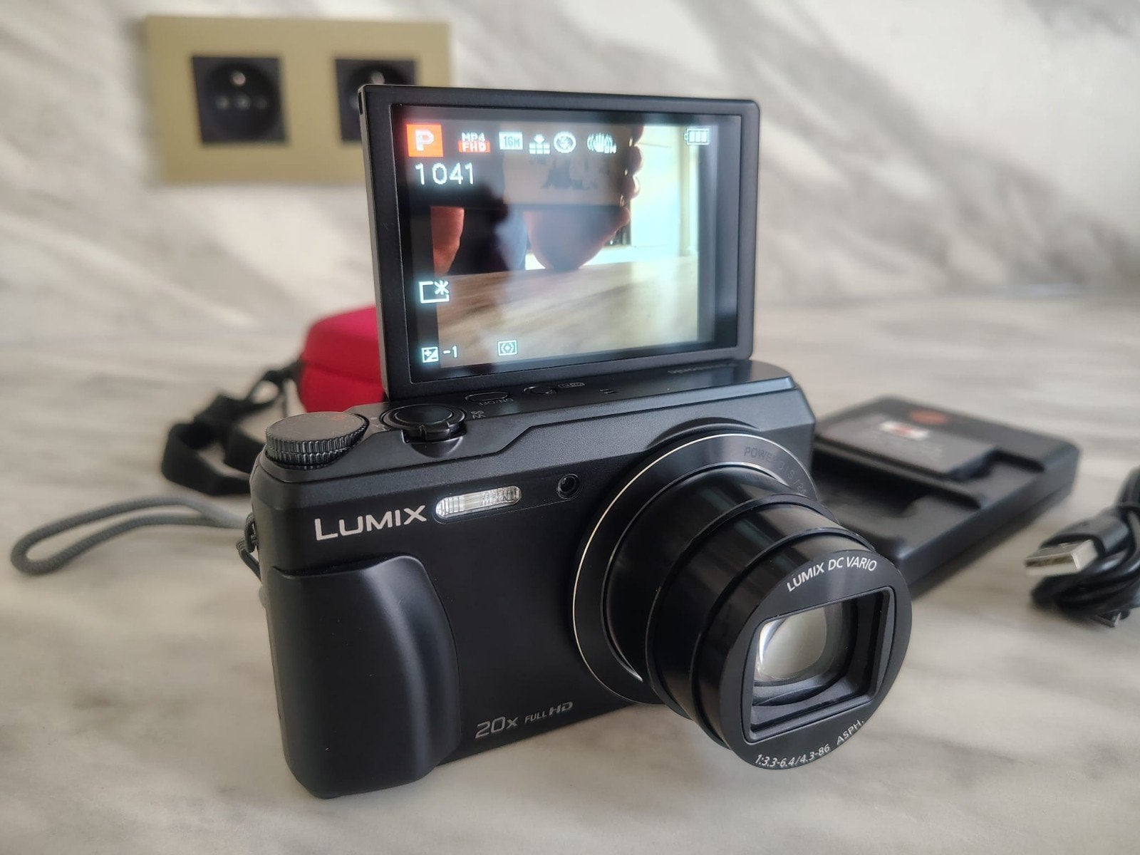 Panasonic lumix dmc tz55, TV, Hi-fi & Vidéo, Appareils photo numériques, Panasonic, Chargeur, Wi-Fi, Enlèvement