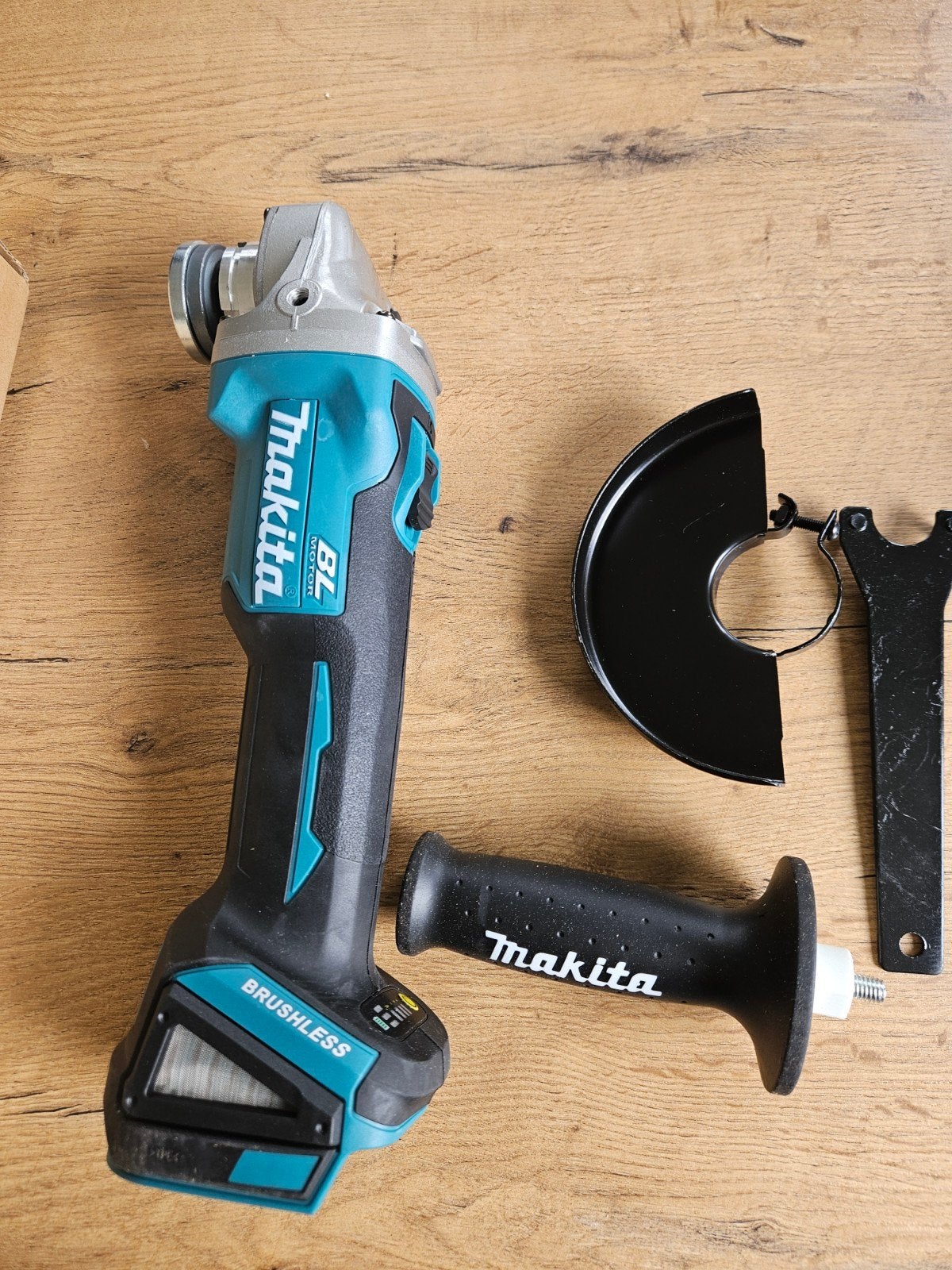Meuleuse d'angle Makita DGA404 neuve, Enlèvement ou Envoi
