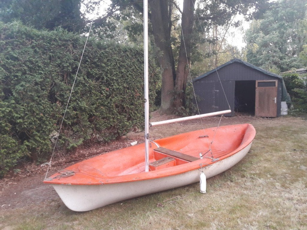 Demonteerbare zeilboot 4,5m + Johnson 4,5pk, Watersport en Boten, Ophalen, Gebruikt, Polyester, Buitenboordmotor