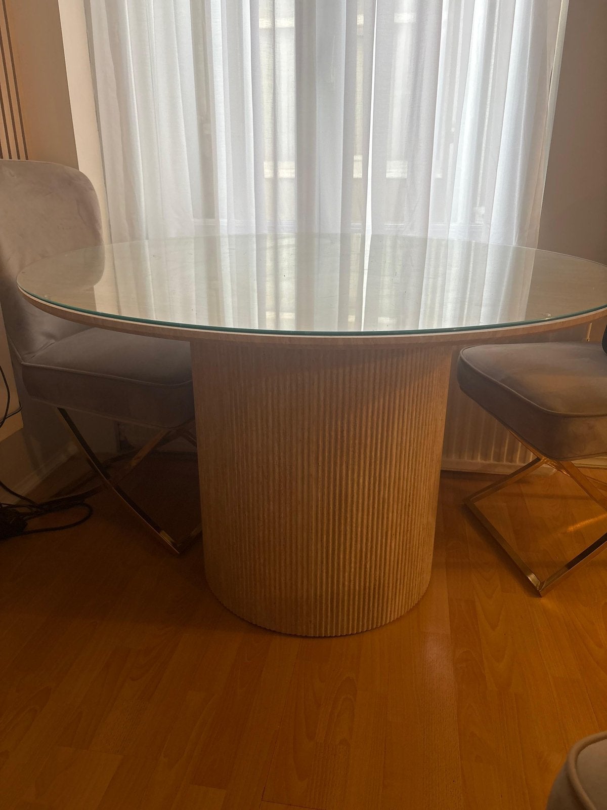 Te koop: eettafel + 4 stoelen — 700€, Huis en Inrichting, Tafels | Statafels, Zo goed als nieuw, Ophalen
