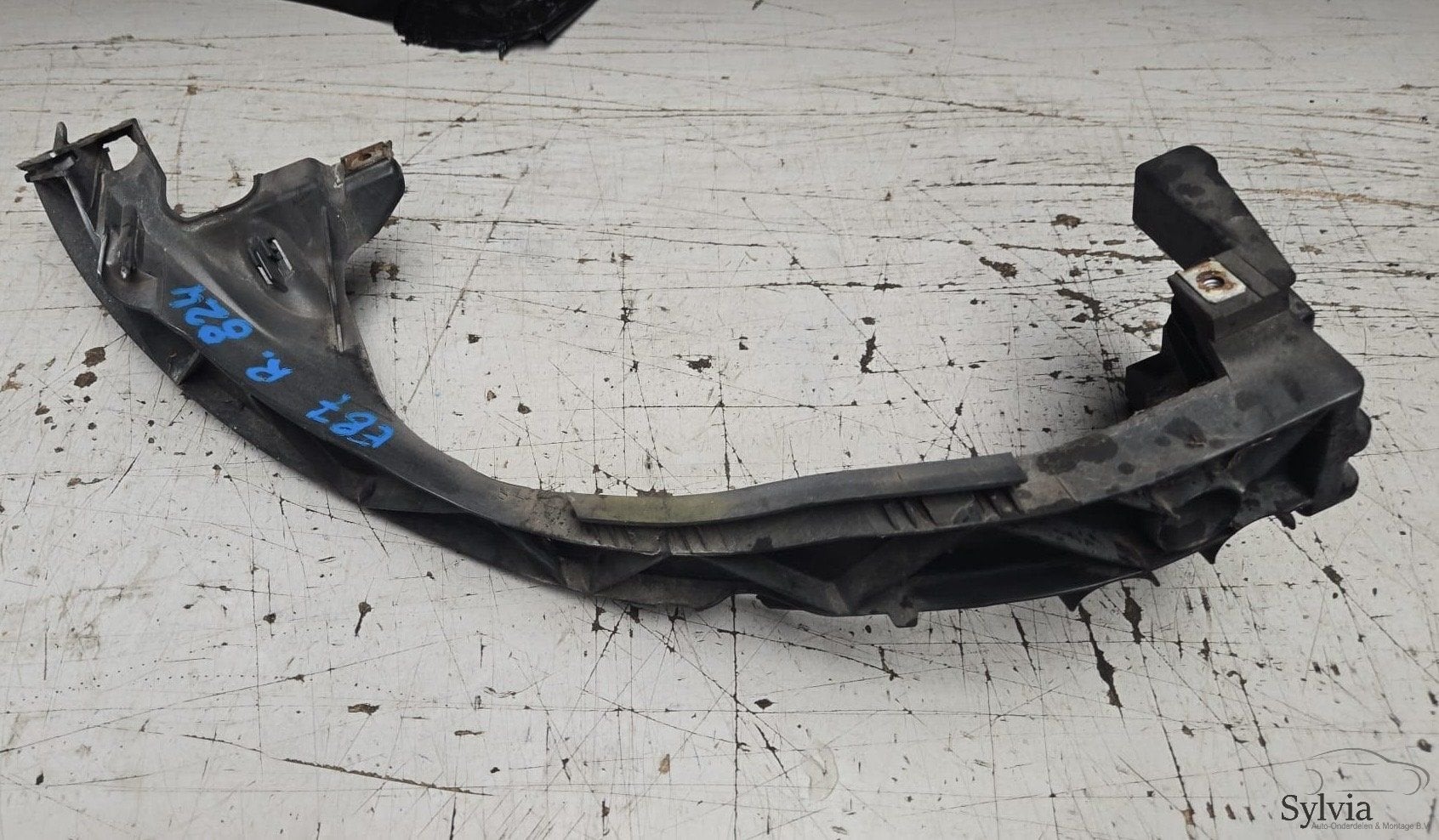 Koplamphouder rechts BMW 1 serie E81 E82 E87 51647120824 712, -, Utilisé, -, -