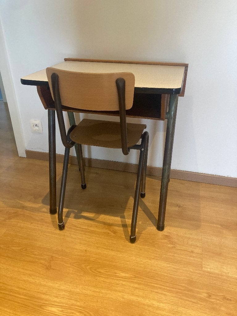 Authentieke vintage schoolbank met bijpassende stoel, Ophalen, Met lades, Gebruikt, Hout