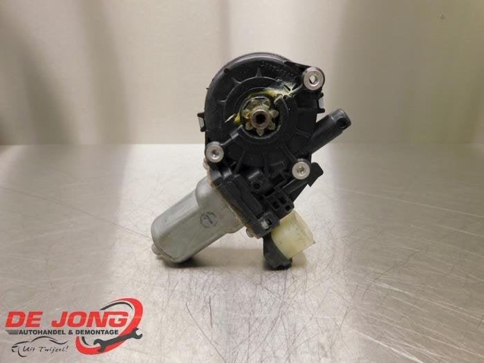 Moteur de vitre portière d'un Mitsubishi L200, -, 3 mois de garantie, Utilisé, Mitsubishi