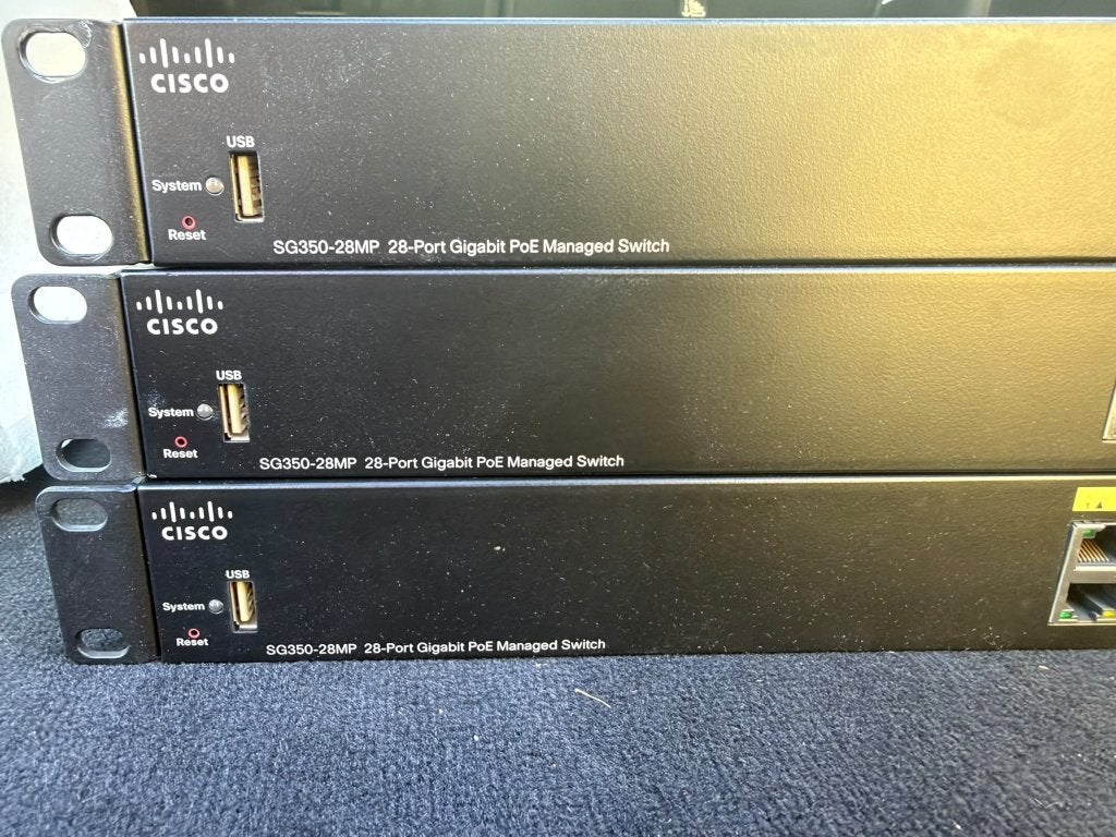 3x Cisco SG350-28MP 28-Port Gigabit PoE Managed Switch, Computers en Software, Ophalen of Verzenden, Zo goed als nieuw