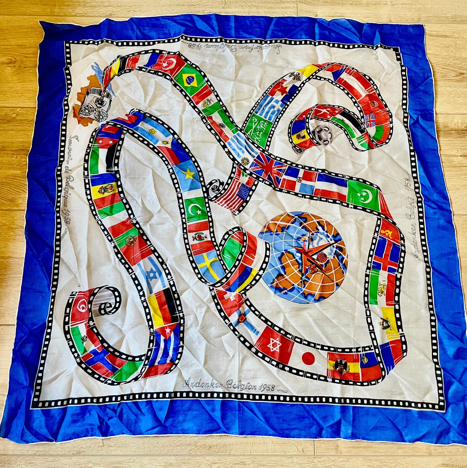 Lot 3 de foulards  vintage en soie annee 50, Vêtements | Femmes, Bonnets, Écharpes & Gants, Enlèvement, Comme neuf