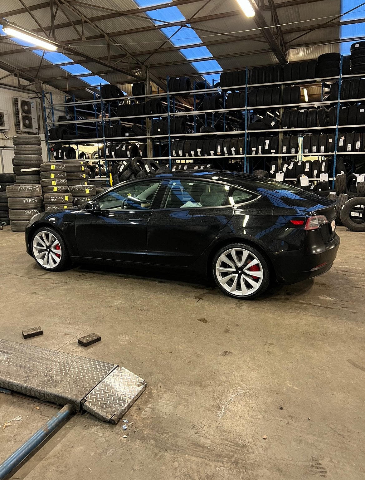 20” Tesla Model 3 Performance velgen met winterbanden, Auto-onderdelen, Ophalen, 20 inch, Winterbanden, Banden en Velgen