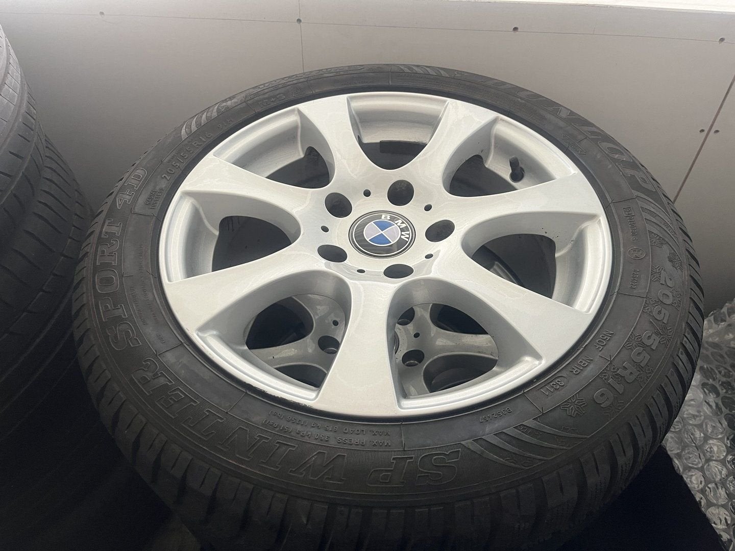 BMW 3-serie LM Velgen + Dunlop SP Wintersport 205-55-16, 7mm, Gebruikt, -, Banden en Velgen, -