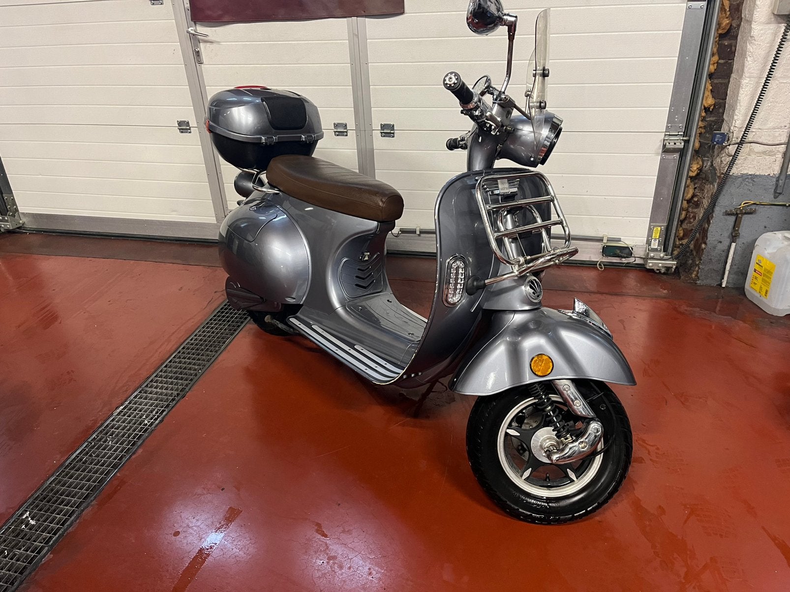 Sakura scooter elektrische, Fietsen en Brommers, Snorfietsen en Snorscooters, Ophalen, Zo goed als nieuw