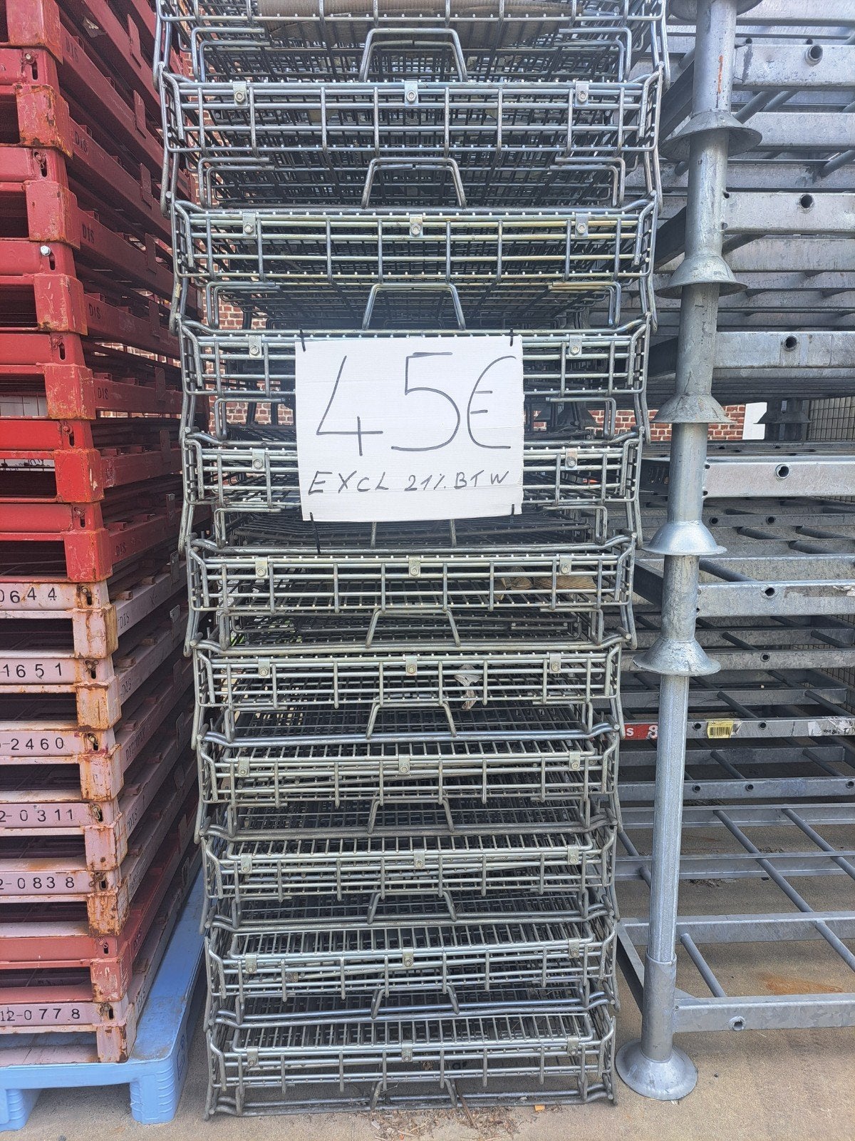 Kleine draadcontainer met luik 45 euro excl btw, Ophalen