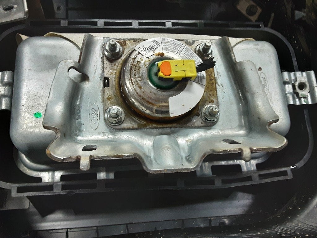 AIRBAG PASSAGIER Ford EcoSport (JK8) (01-2013/04-2015), Gebruikt, Mevr. I. Hauben, Ford, Rue de l'Espoir 34 34
4030  GRIVEGNÉE, BE