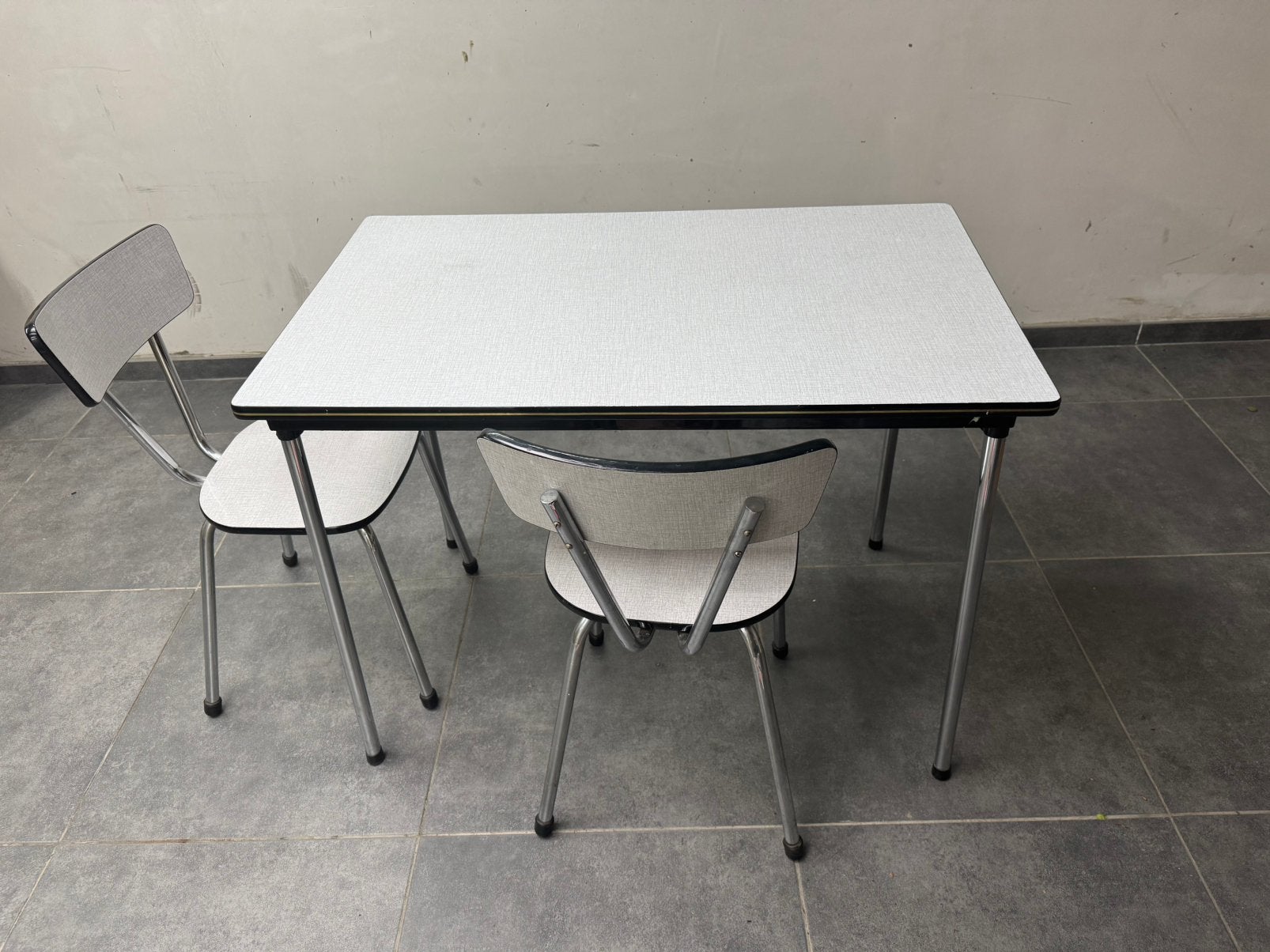 Tafel, Ophalen, Zo goed als nieuw