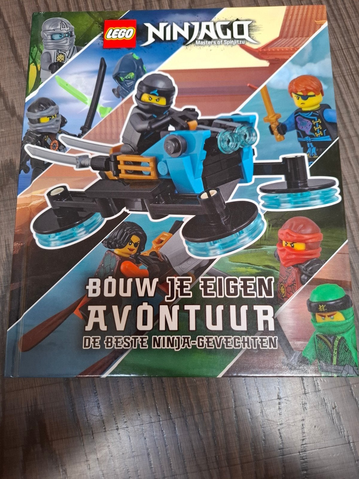 LEGO NINJAGO master of spinjitzu, Boeken, Ophalen of Verzenden, Zo goed als nieuw, LEGO group