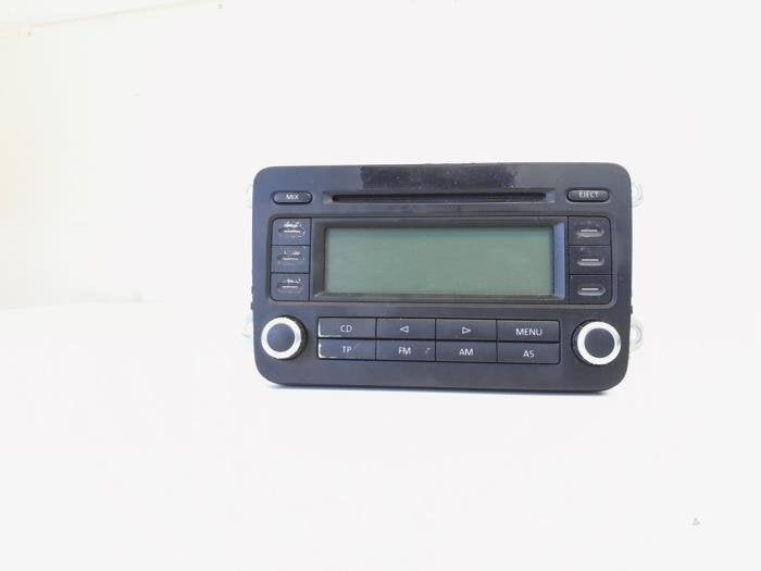 Radio van een Volkswagen Golf, Gebruikt, -, Volkswagen, -