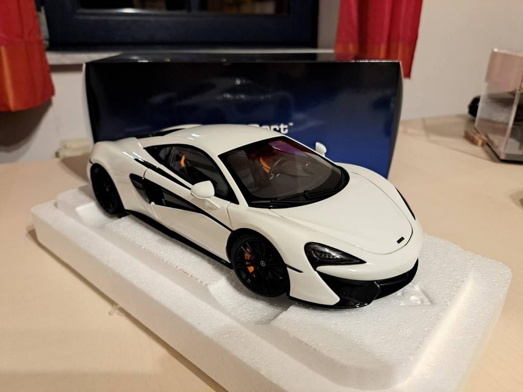 McLaren 570S Wit 1/18 AUTOART Nieuw, Hobby en Vrije tijd, Ophalen of Verzenden, Auto, Autoart