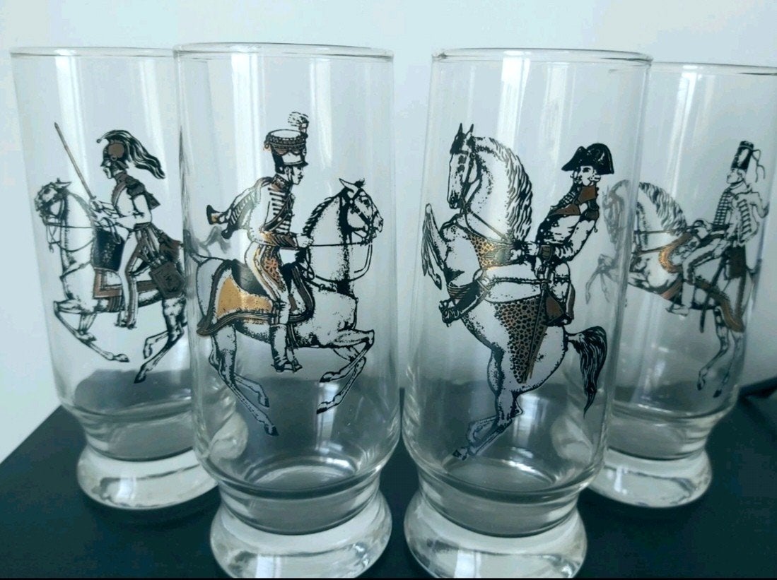 Zeldzame set van 4 glazen versierd met ruiters van Napoleon, Ophalen of Verzenden