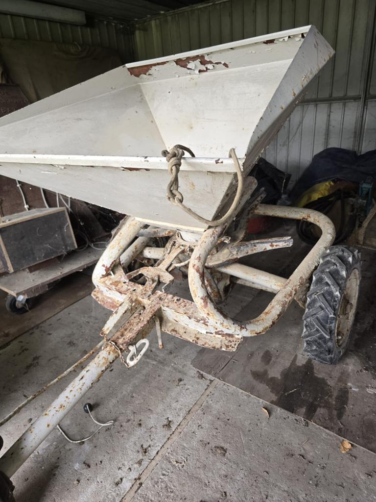 Strooiwagen voor meststoffen, Ophalen, Gebruikt