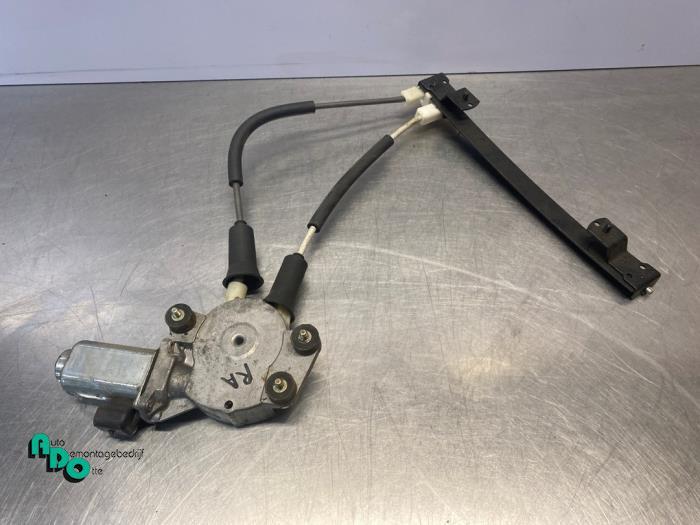 Mécanique vitre 4portes arrière droite d'un Alfa Romeo 147, -, 3 mois de garantie, Utilisé, Alfa Romeo