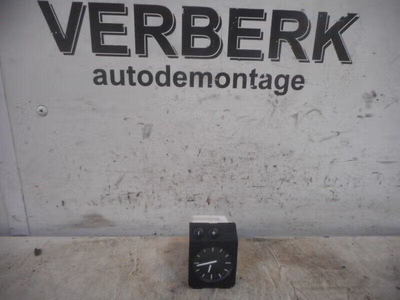 KLOK BMW 3 serie (E36 / 4) (01-1990/11-1998) (62.13n1387414), Enlèvement ou Envoi, Utilisé, Petuelring 130 80809 München, DE, BMW