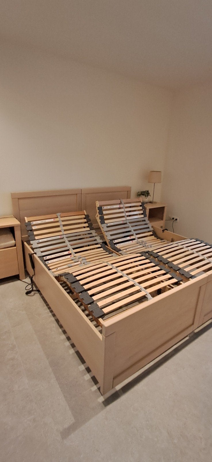 Massief eiken bed inclusief elektr. lattenbodems, Ophalen, Verstelbaar, Tweepersoons, Zo goed als nieuw