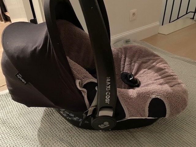 Maxi Cosi cabriofix I-size incl accessoires, Ophalen, Zo goed als nieuw, Maxi-Cosi, Autogordel of Isofix