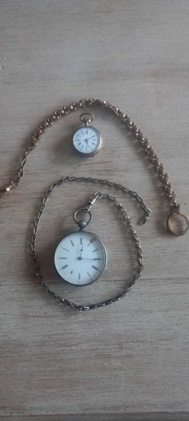 montres à gousset et pendentif., Enlèvement