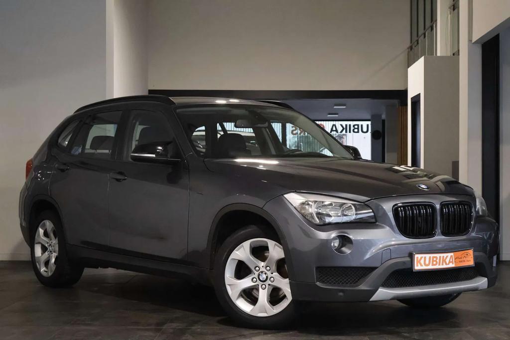 BMW X1 sDrive18i Aut. TrekH Navi CruiseC Leder Garantie*, Parkeersensor, 4 cilinders, 136 pk, Bedrijf
