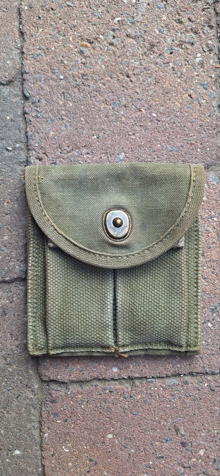 Pouch US M1, Collections, Enlèvement