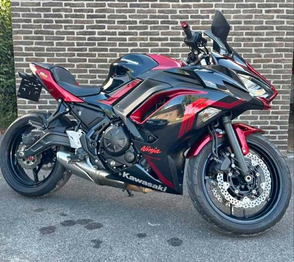 Kawasaki Ninja 650 35kW, 2 cylindres, Permis Moto A2 minimum, 650 cm³, 12 à 35 kW