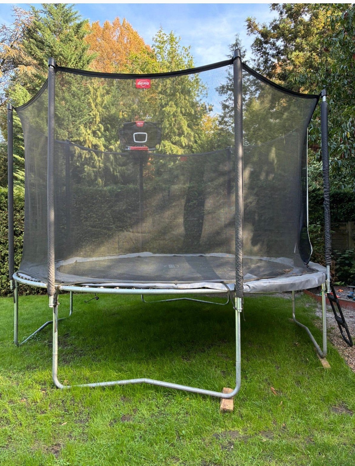 Berg trampoline Grijs 380, Ophalen, Zo goed als nieuw