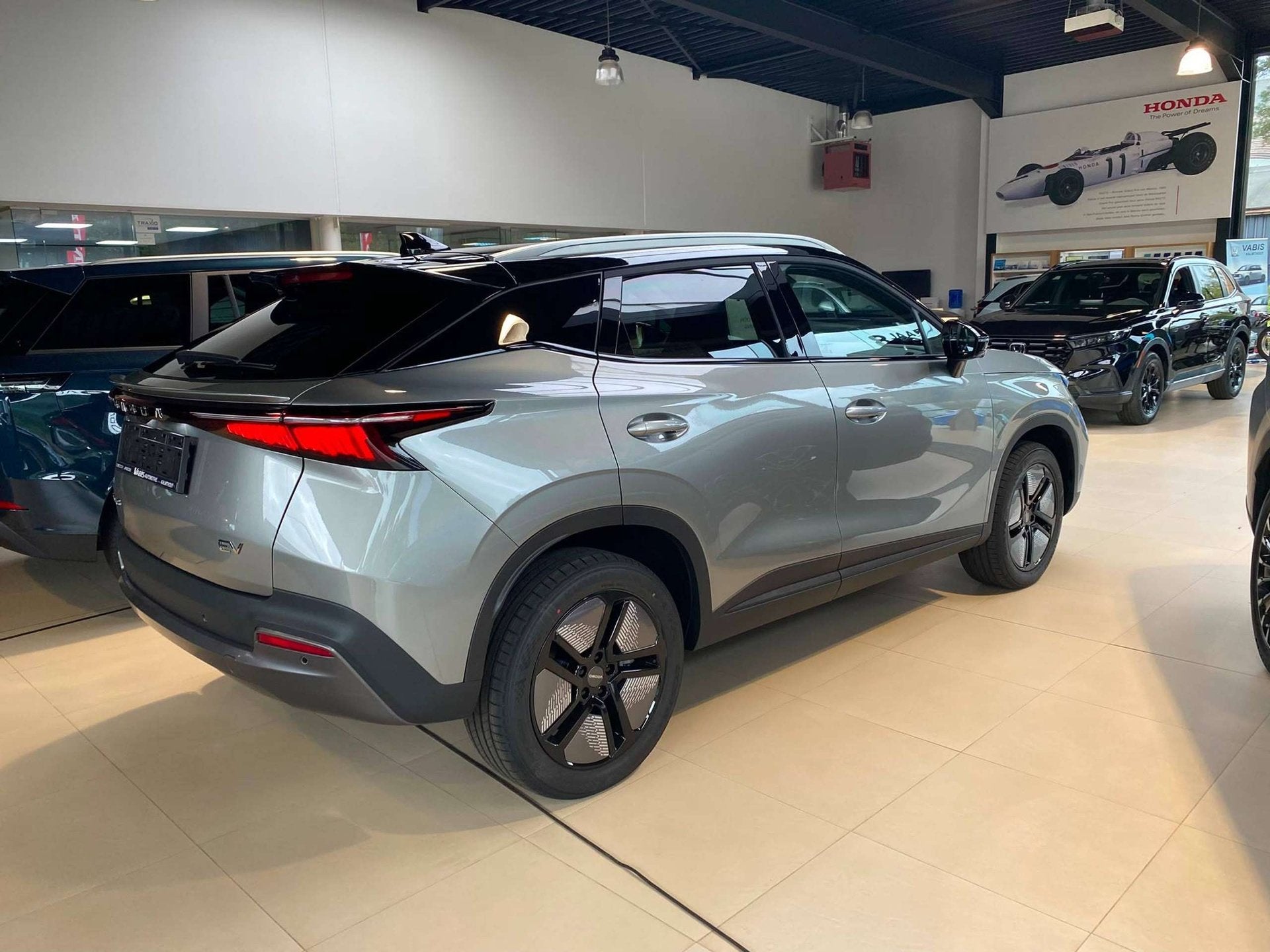 Omoda 5 EV PREMIUM 61 KWH 540 CAMERA/CARPLAY/.. 7 JAAR GAR, Autos, Neuf, Argent ou Gris, Achat, Entreprise