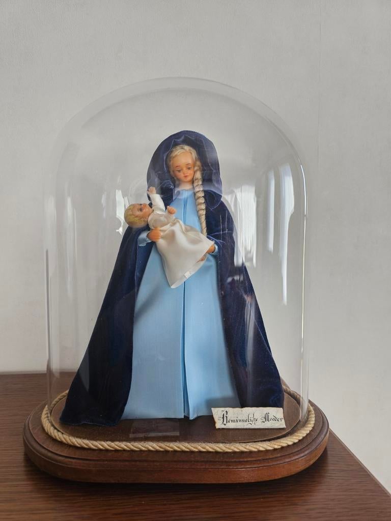 Statue de Marie sous une cloche, Enlèvement