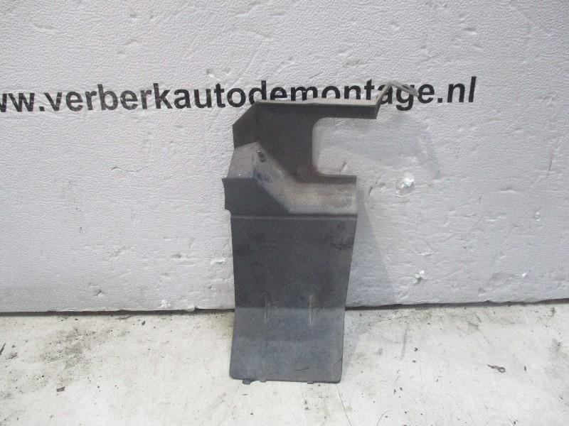 RADIATEURKAP RECHTS Volvo 940 II (01-1990/10-1998) (1358537), Gebruikt, Rechts, Volvo