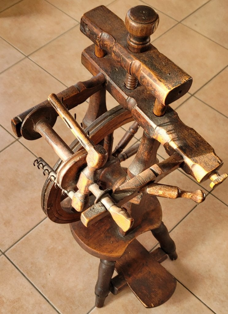 oud houten spinnewiel, Hobby en Vrije tijd, Ophalen, Gebruikt, Spinnewiel