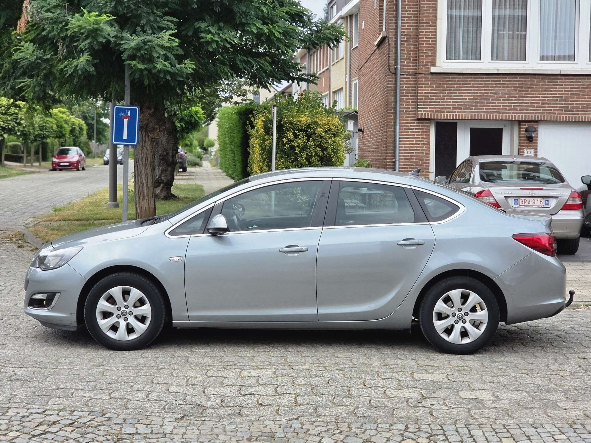 Opel Astra 1.6i COSMO / 1E EIGENAAR / DEALER ONDERHOUDEN, Autos, Achat, Entreprise, Noir, 5 portes