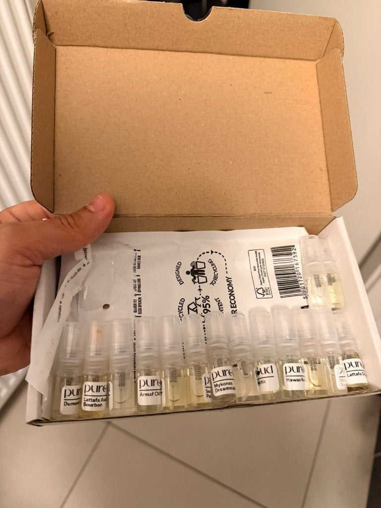 Coffret découverte de parfums—16 échantillons de 2 ml — 70€, Bijoux, Sacs & Beauté, Enlèvement ou Envoi, Neuf
