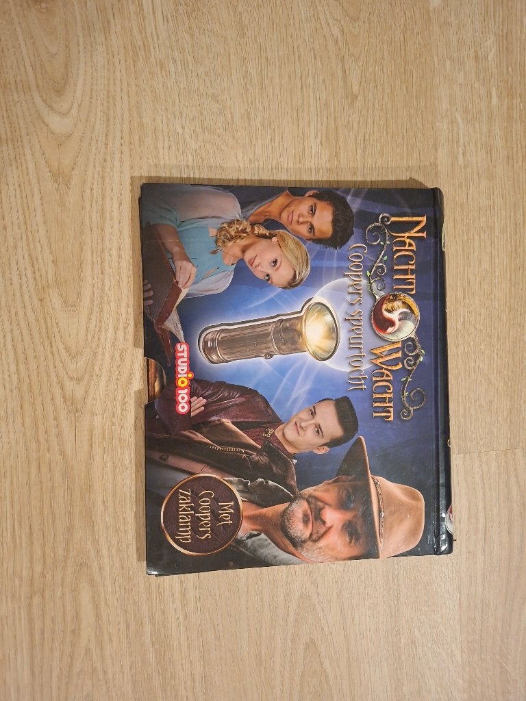Boek Coopers speurtocht met Coopers zaklamp, Ophalen, Studio 100, Fictie algemeen, Zo goed als nieuw