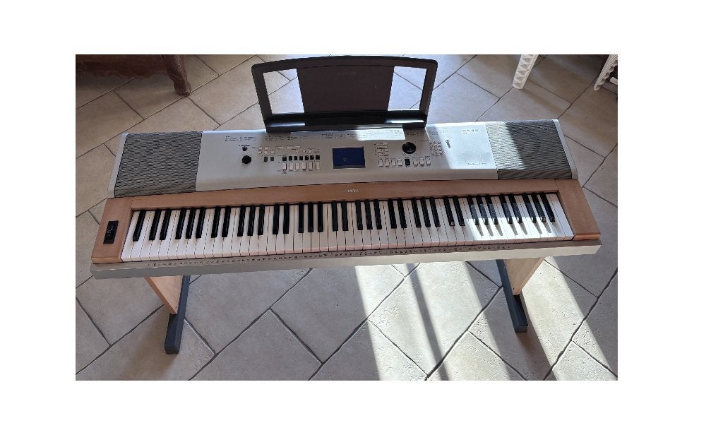 Yamaha Grand DGX630 draagbare digitale piano, Muziek en Instrumenten, Ophalen, Overige kleuren, Digitaal, Zo goed als nieuw