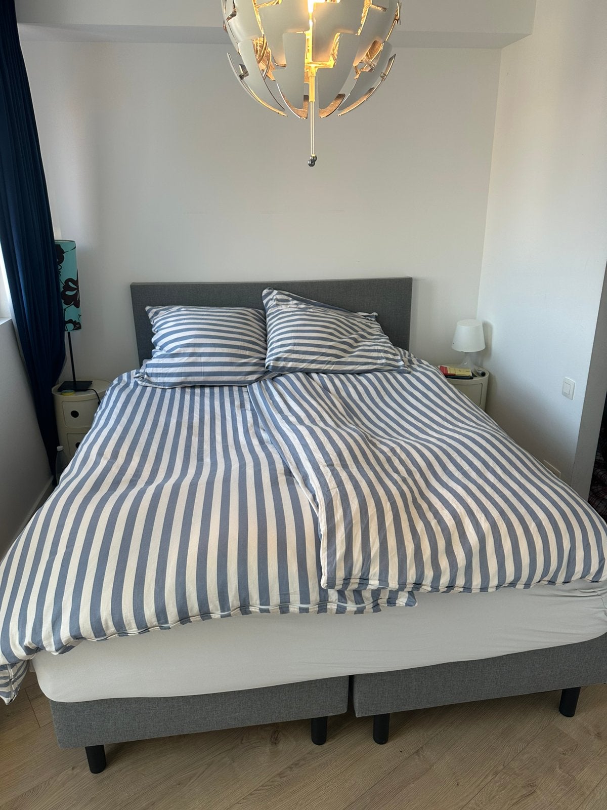 Sommier double avec tête de lit - gris 160 cm, Maison & Meubles, Gris, 210 cm, Enlèvement, Utilisé