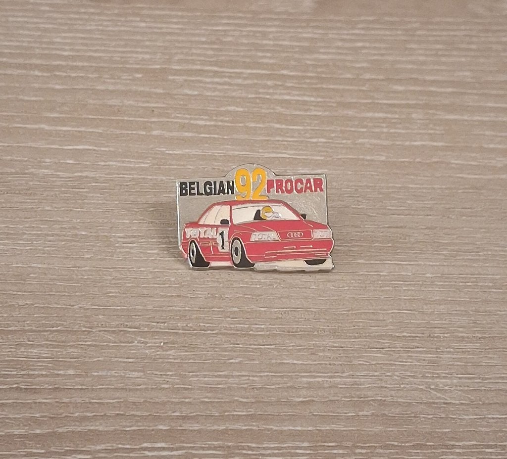 PIN - BELGIAN PROCAR - AUDI - TOTAL, Verzamelen, Speldjes, Pins en Buttons, Verzenden, Gebruikt, Sport, Speldje of Pin