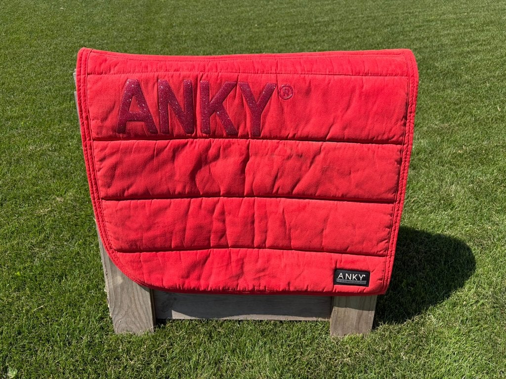 Anky dressuurdekje + bandages, Dieren en Toebehoren, Dressuurdekje, Rood, Zo goed als nieuw, Anky