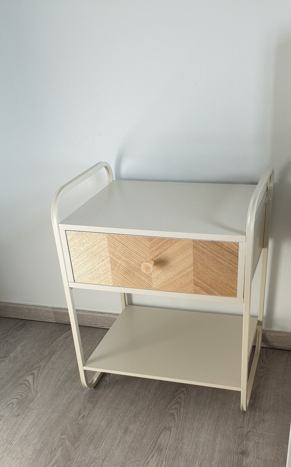 Table de chevet, Enlèvement