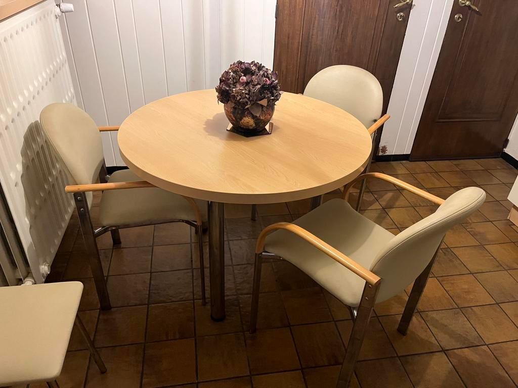 Table ronde/3 chaises et 2 tabourets, Maison & Meubles, Tables | Tables à manger, Enlèvement, Comme neuf