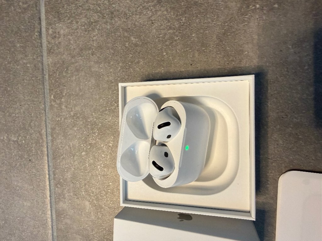 APPLE AirPods 4 In-ear Draadloze oordopjes (IN GARANTIE), In gehoorgang (in-ear), Bluetooth, Ophalen of Verzenden, Zo goed als nieuw