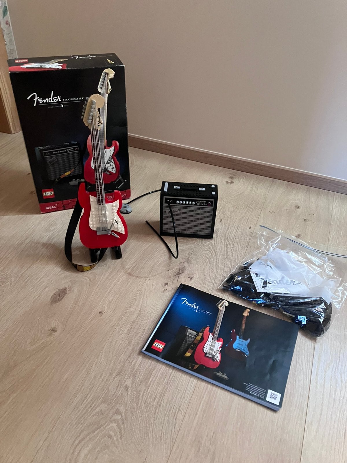 Lego 21328 ideas fender stratocaster, Kinderen en Baby's, Ophalen, Lego, Compleet, Complete set