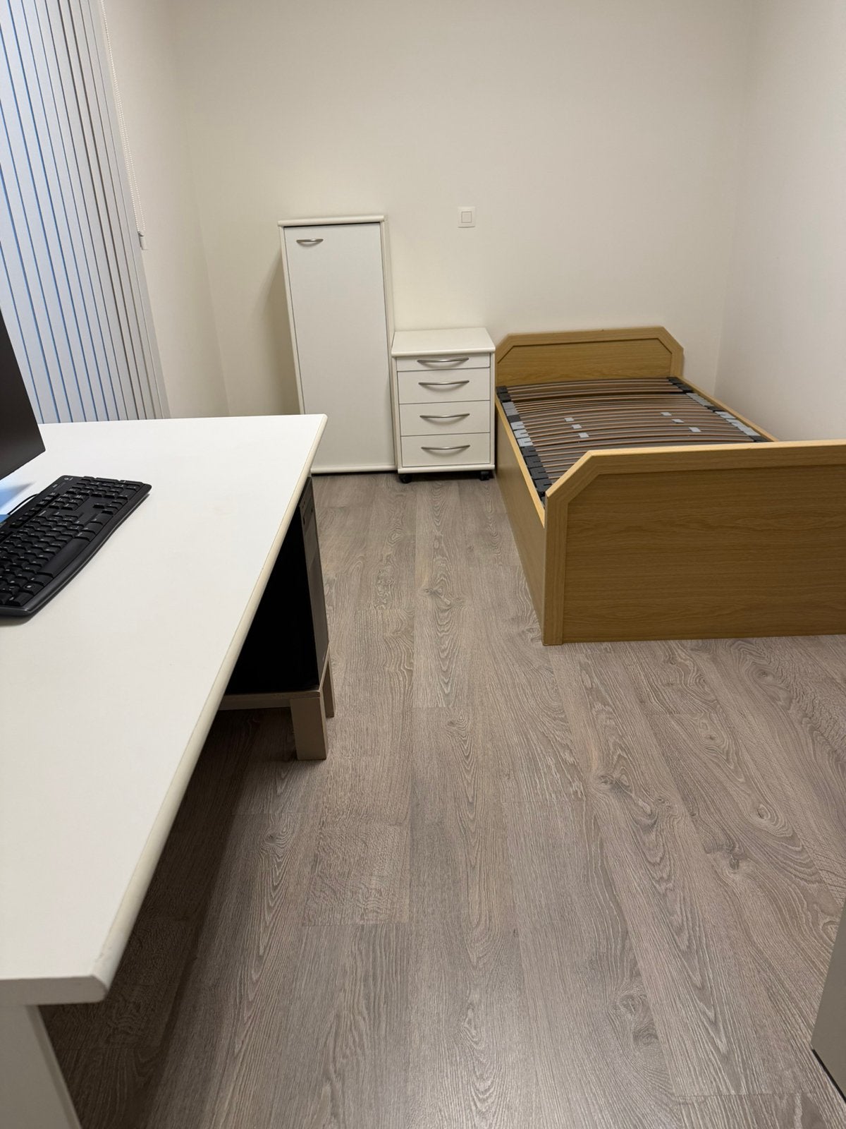Bed, bureau, ladenkastje, kastje met legplanken, Huis en Inrichting, Slaapkamer | Bedden, Ophalen, Gebruikt