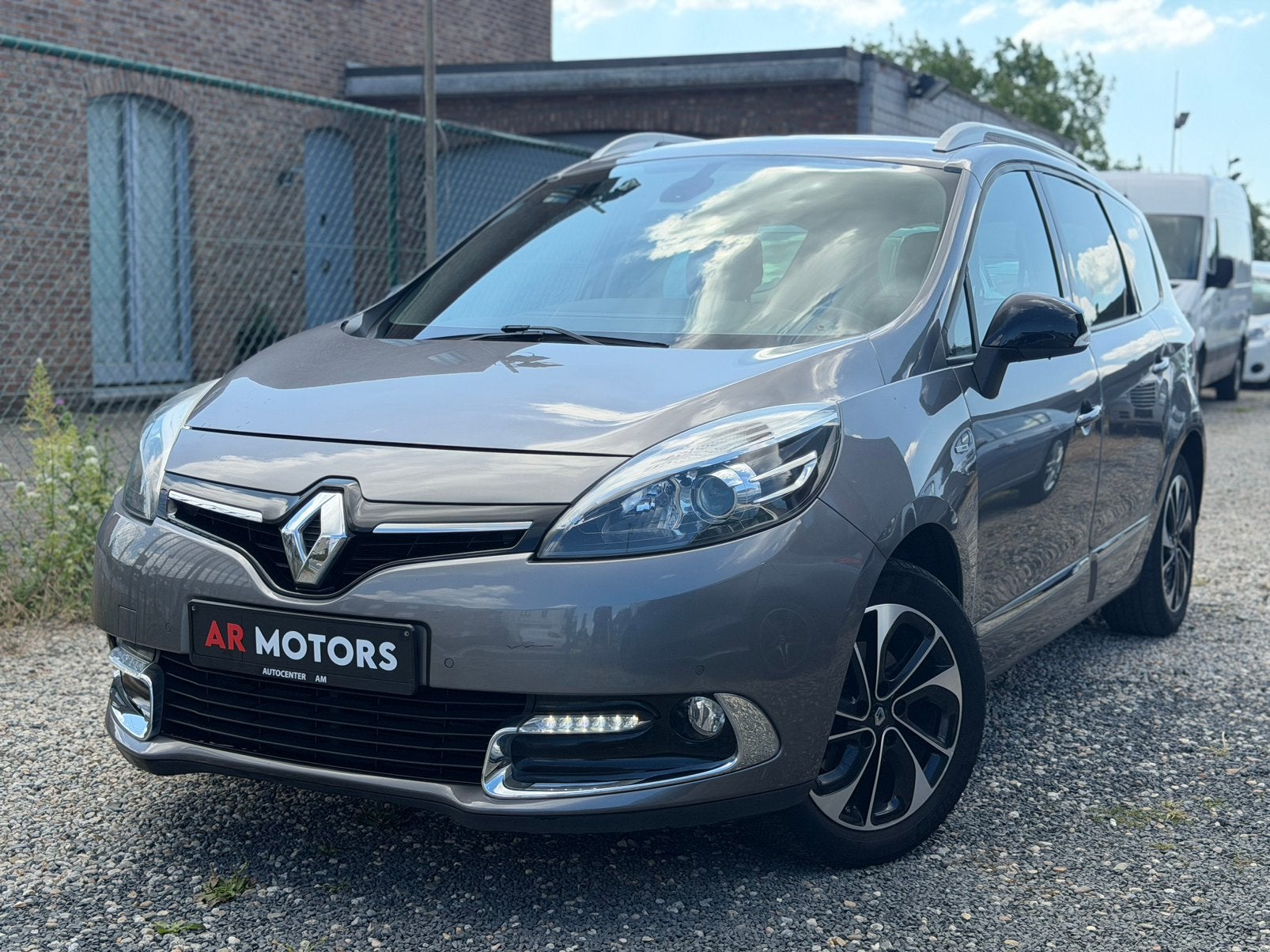 Renault Scenic Bose Edition 7 plaats 1.2 benzine 160.000km, Auto's, Voorwielaandrijving, Euro 5, Zwart, Leder en Stof