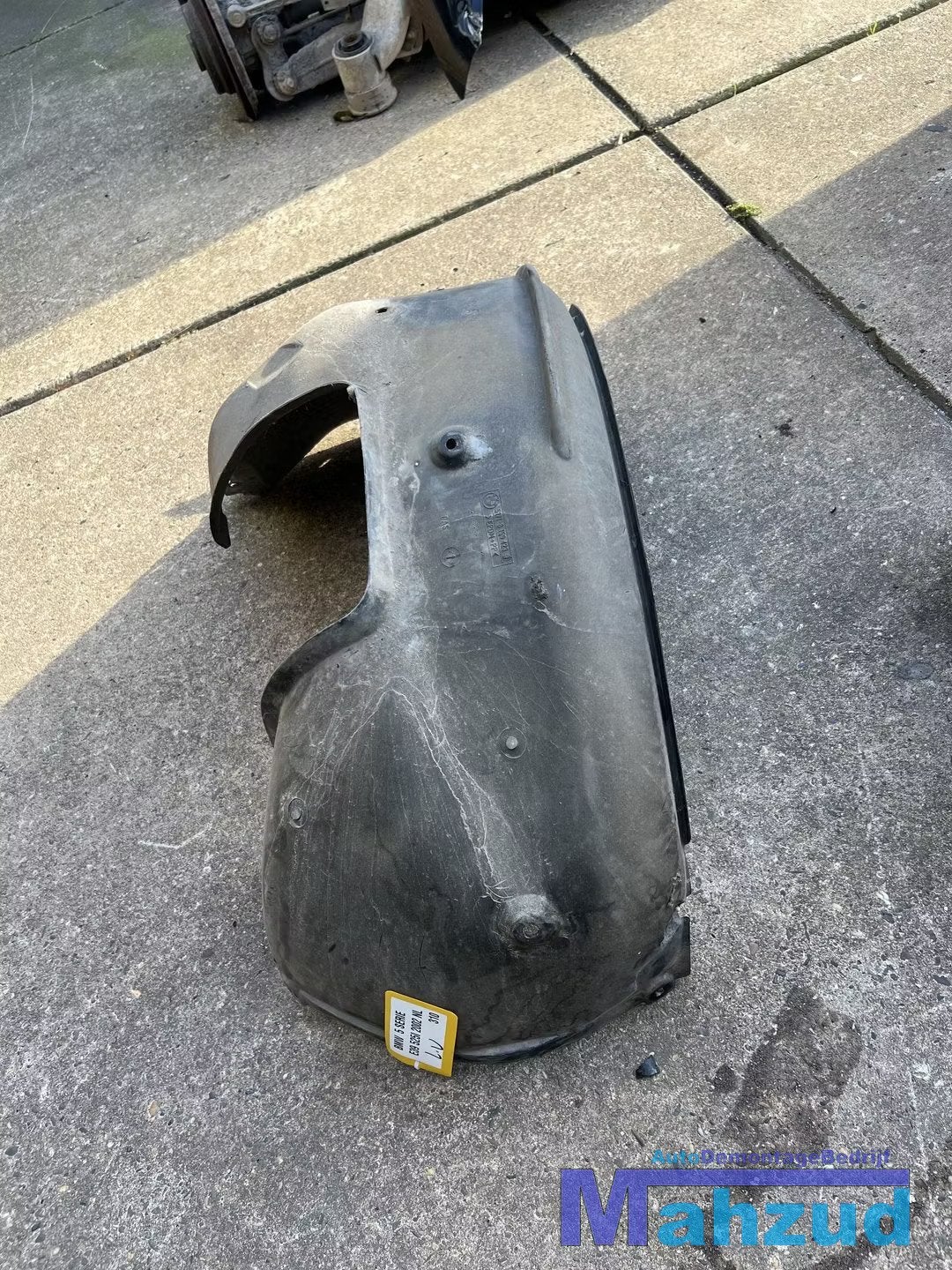 BMW 5 SERIE E39 Touring Links voor modderkuip wielkuip 1996-, Petuelring 130
80788  Munich, DE, Info@bmw.de, Utilisé, Bayerische Motoren Werke AG