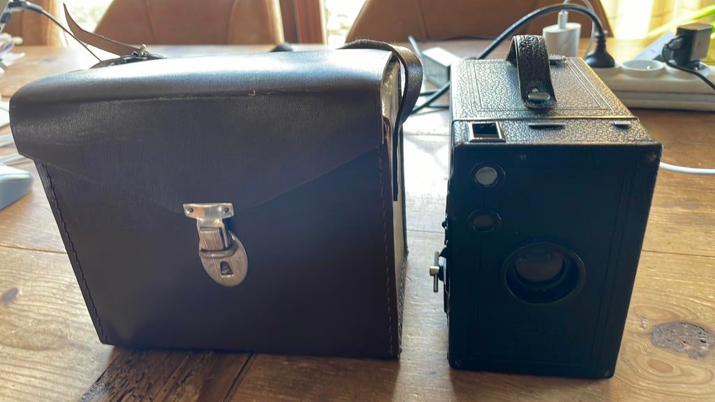 Oud Zeiss Box Tengor fototoestel uit jaren 30, Enlèvement