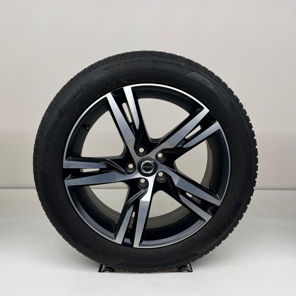Volvo XC40 - 19 inch - all season, 19 inch, Gebruikt, Banden en Velgen, Ophalen of Verzenden
